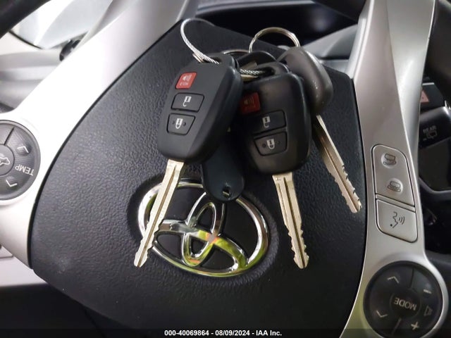 Toyota Prius C Two 2016 JTDKDTB37G1131517 Image 11