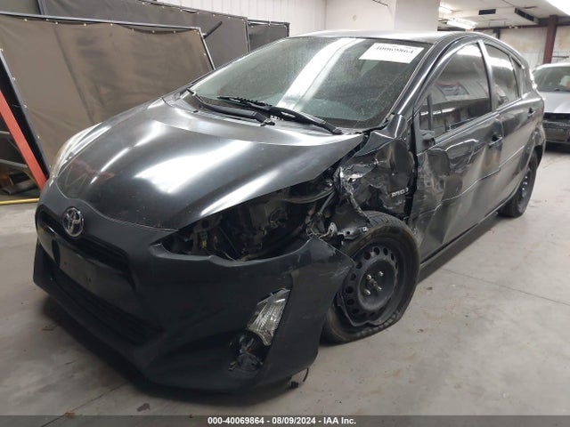 Toyota Prius C Two 2016 JTDKDTB37G1131517 Image 2