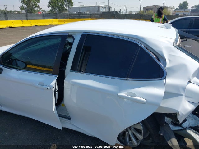 Toyota CAMRY LE 2019 4T1B11HK7KU803316 Image 17