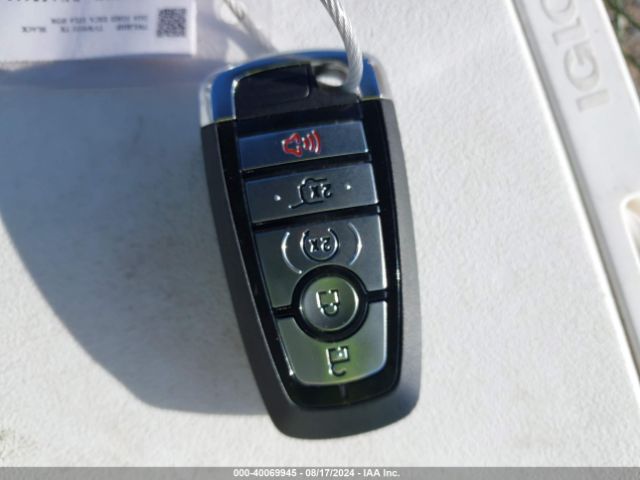 1FMCU9MNXRUA57612 Ford Escape St-line