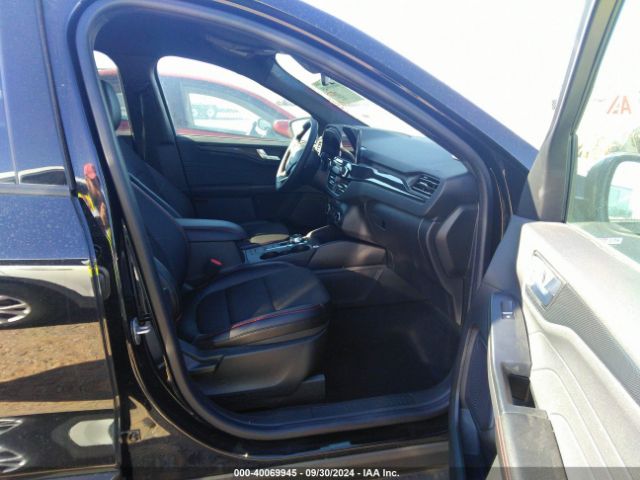 1FMCU9MNXRUA57612 Ford Escape St-line