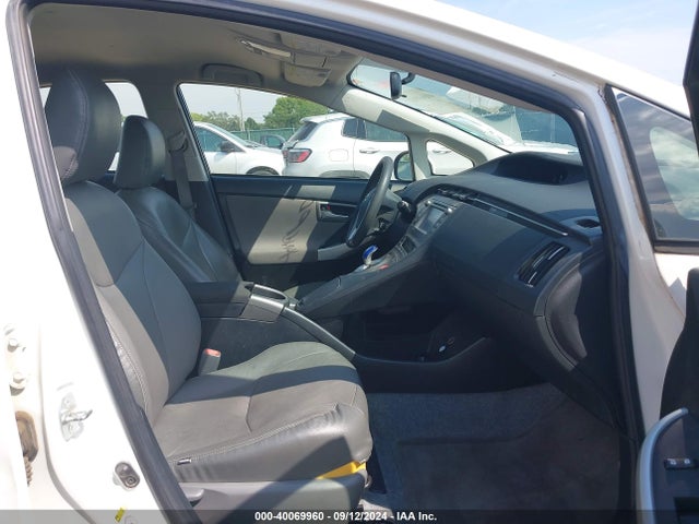 Toyota Prius Three 2015 JTDKN3DU1F0417581 Image 5
