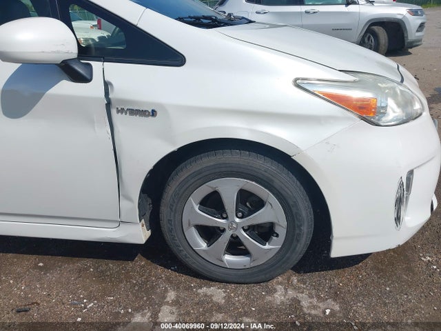 Toyota Prius Three 2015 JTDKN3DU1F0417581 Image 6