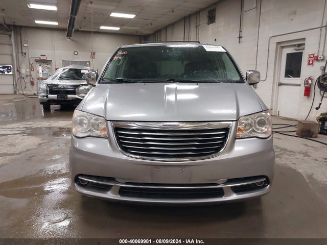 2C4RC1GG1ER189374 Chrysler Town & Country Limited