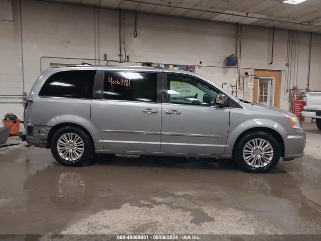 2C4RC1GG1ER189374 Chrysler Town & Country Limited