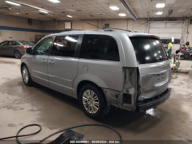 2C4RC1GG1ER189374 Chrysler Town & Country Limited