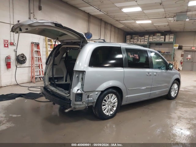 2C4RC1GG1ER189374 Chrysler Town & Country Limited