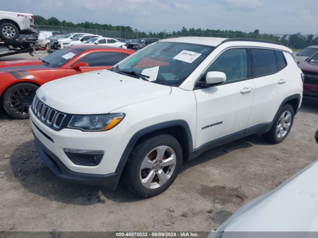 3C4NJCBB8JT193330 Jeep Compass Latitude Fwd