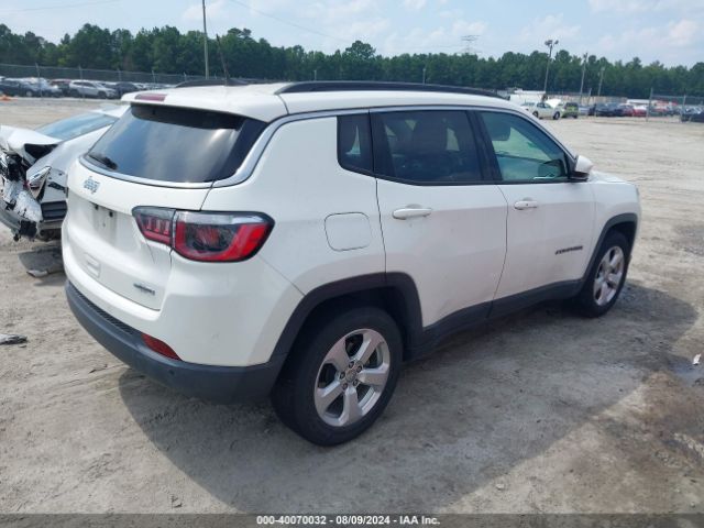 3C4NJCBB8JT193330 Jeep Compass Latitude Fwd