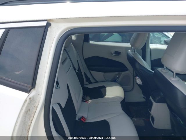 3C4NJCBB8JT193330 Jeep Compass Latitude Fwd