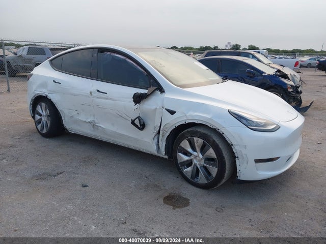 2023 TESLA MODEL Y 7SAYGDEE0PA096072 Photo 0