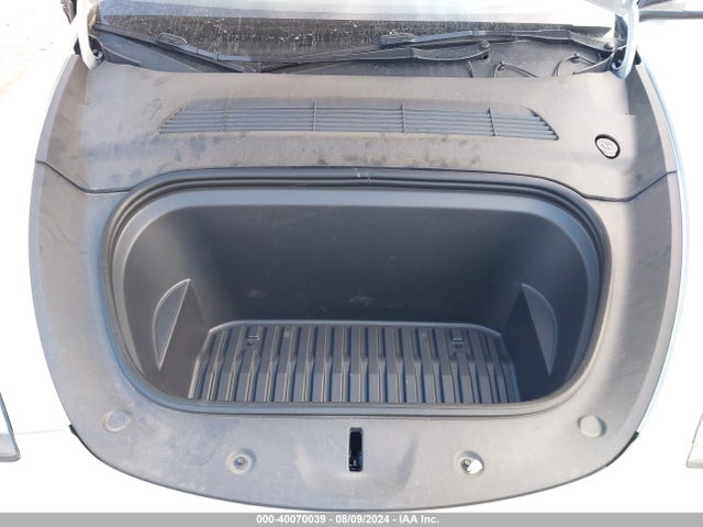 2023 TESLA MODEL Y 7SAYGDEE0PA096072 Photo 9