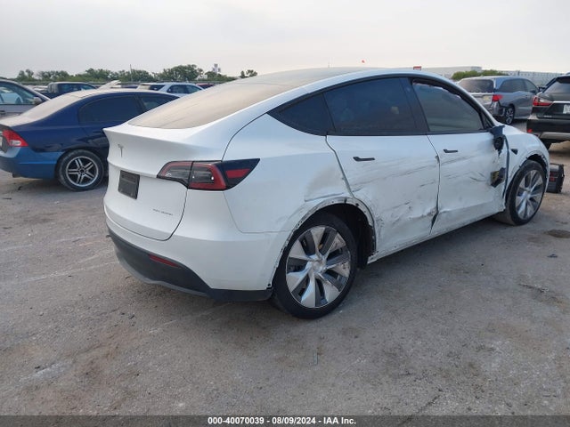 2023 TESLA MODEL Y 7SAYGDEE0PA096072 Photo 3