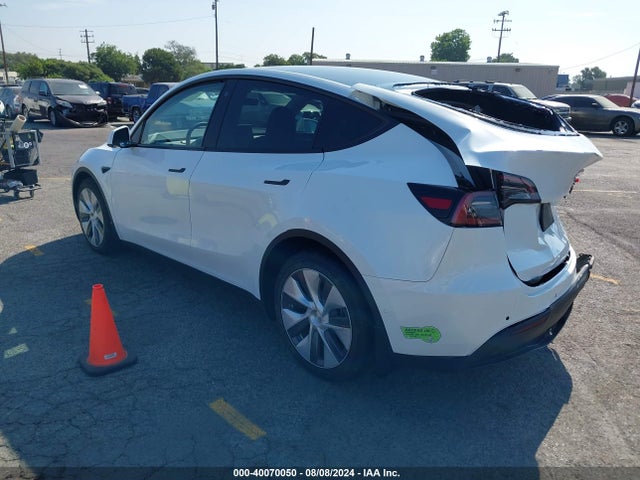 2022 TESLA MODEL Y 7SAYGDEE0NA022857 Photo 2
