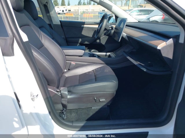 2022 TESLA MODEL Y 7SAYGDEE0NA022857 Photo 4
