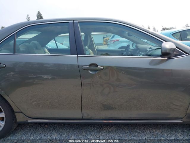 4T1BD1FK2EU124696 Toyota Camry Hybrid Xle