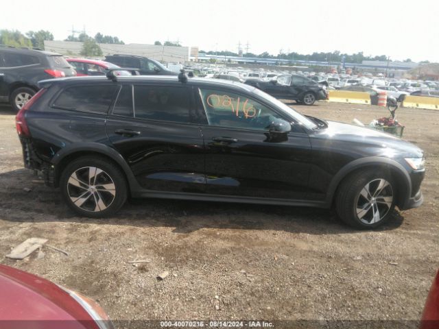 YV4102WK8L1030660 Volvo V60 Cross Country T5