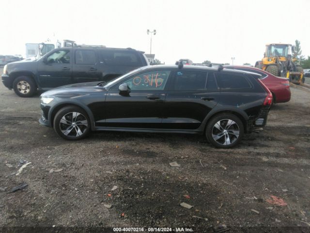 YV4102WK8L1030660 Volvo V60 Cross Country T5
