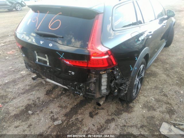 YV4102WK8L1030660 Volvo V60 Cross Country T5