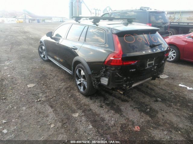 YV4102WK8L1030660 Volvo V60 Cross Country T5