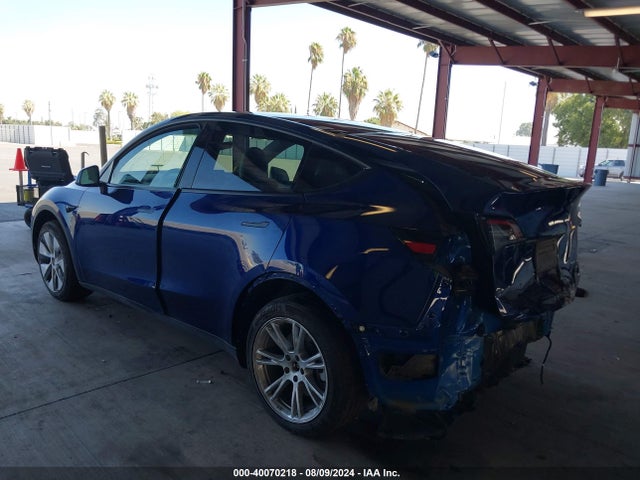 2023 TESLA MODEL Y 7SAYGDEE5PF714585 Photo 2