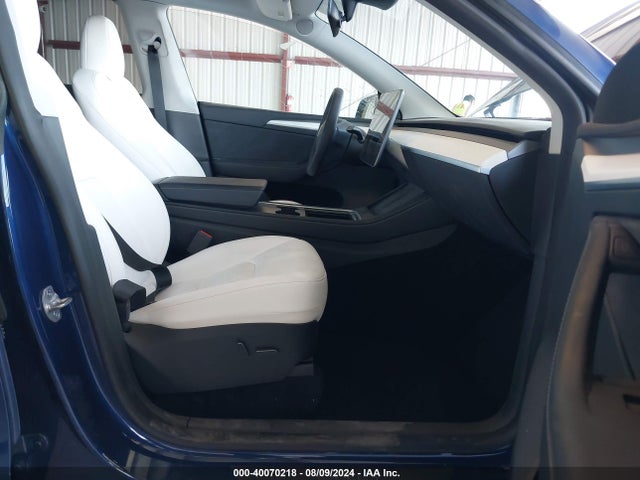 2023 TESLA MODEL Y 7SAYGDEE5PF714585 Photo 4