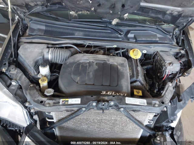 2C4RC1GG7ER425574 Chrysler Town & Country Limited