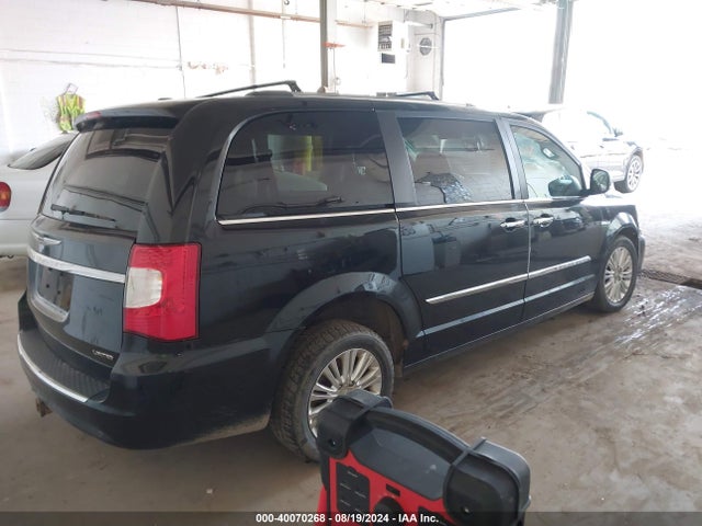 2C4RC1GG7ER425574 Chrysler Town & Country Limited