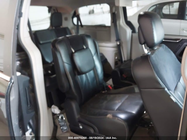 2C4RC1GG7ER425574 Chrysler Town & Country Limited