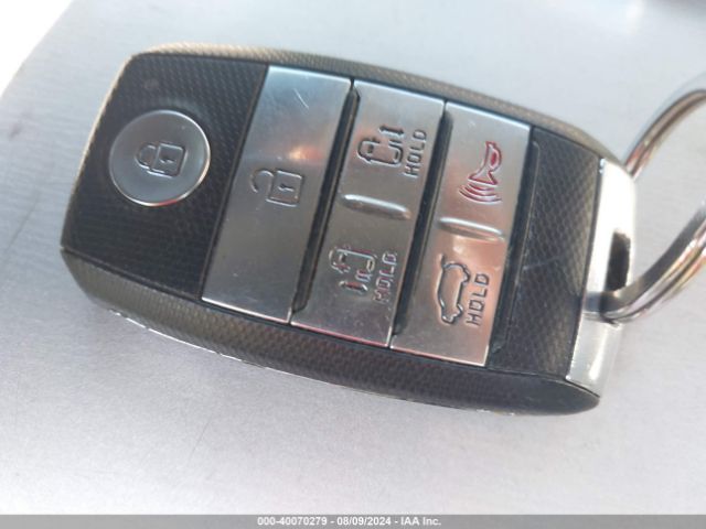 KNDMB5C12J6425392 KIA SEDONA LX