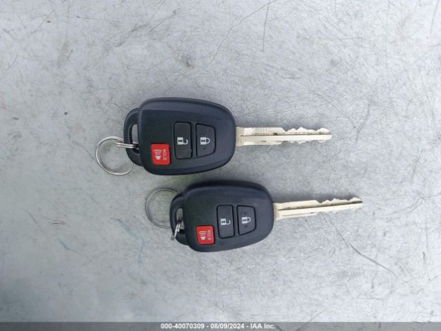 JTMZFREV9FD067714 Toyota RAV4 LE