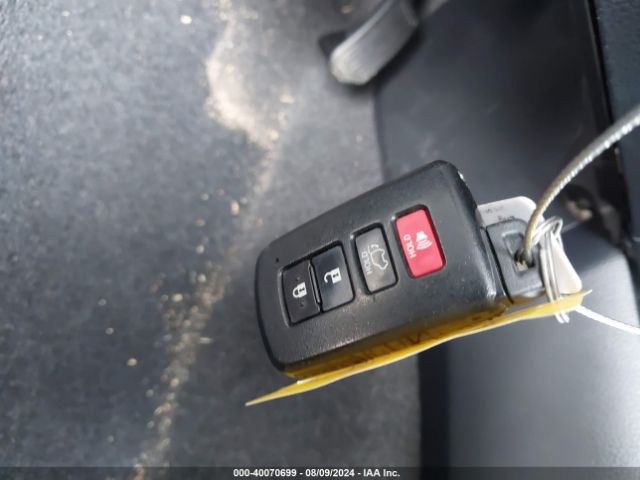 JTMNFREV3HJ707127 Toyota RAV4 SE