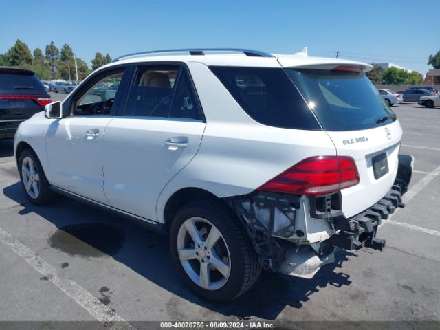 2016 MERCEDES-BENZ GLE 300D 4JGDA0EB4GA792680 Photo 2