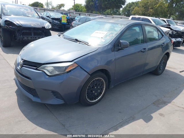 Toyota COROLLA LE 2015 5YFBURHE3FP281579 Image 2