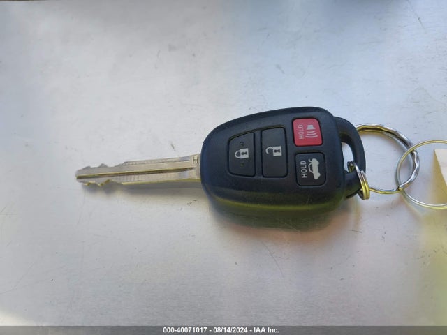 Toyota COROLLA LE 2017 5YFBURHE0HP666570 Image 11