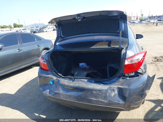 Toyota COROLLA LE 2018 5YFBURHE9JP822157 Image 17