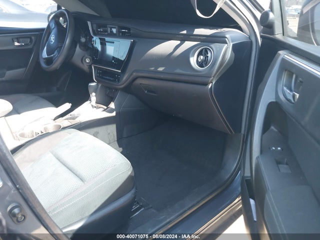 Toyota COROLLA LE 2018 5YFBURHE9JP822157 Image 5