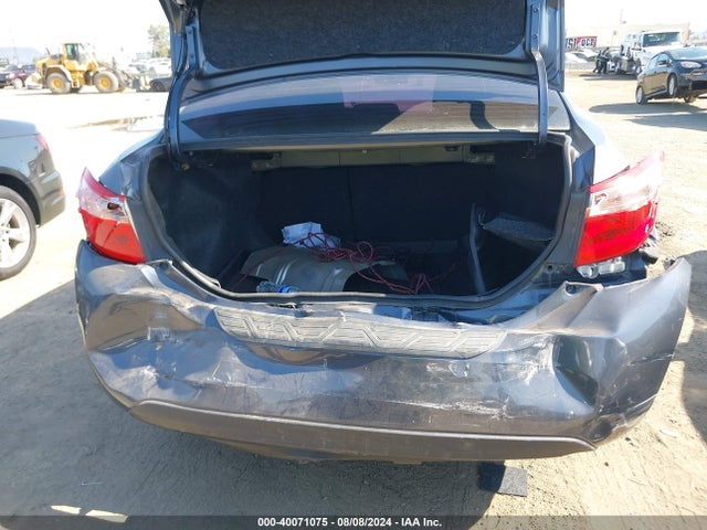 Toyota COROLLA LE 2018 5YFBURHE9JP822157 Image 6