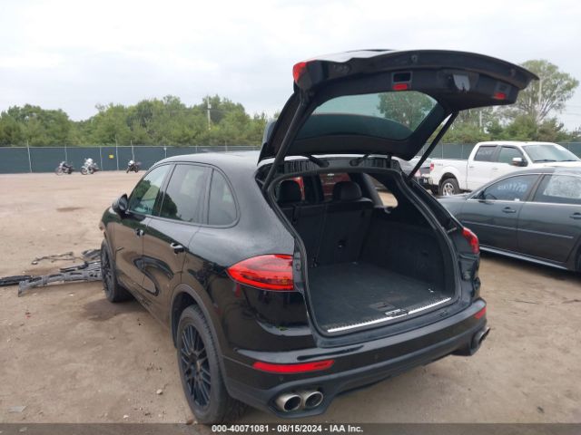 2016 PORSCHE CAYENNE WP1AB2A22GLA94576 Photo 2