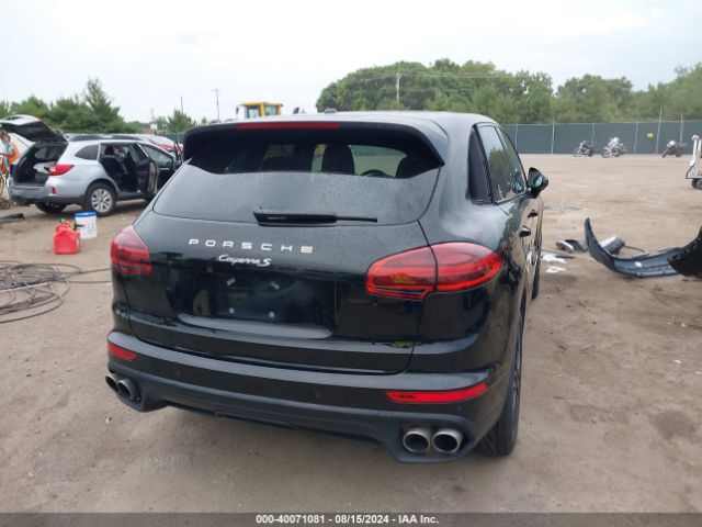 2016 PORSCHE CAYENNE WP1AB2A22GLA94576 Photo 3