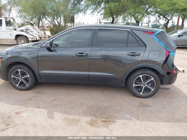 KNDCP3LE8P5105903 KIA NIRO LX