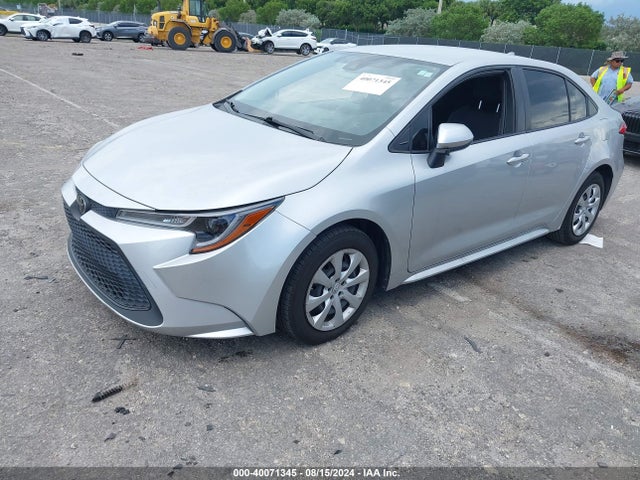 Toyota COROLLA LE 2022 JTDEPMAE1N3022002 Image 2