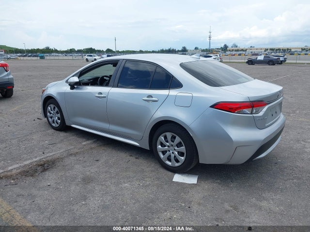 Toyota COROLLA LE 2022 JTDEPMAE1N3022002 Image 3