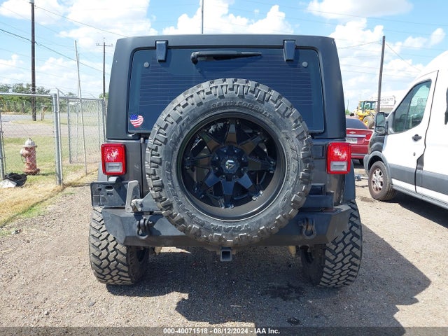 1C4BJWDG3HL554594 Jeep Wrangler Unlimited Sport 4x4
