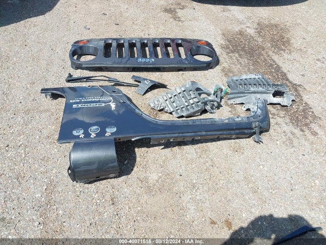 1C4BJWDG3HL554594 Jeep Wrangler Unlimited Sport 4x4