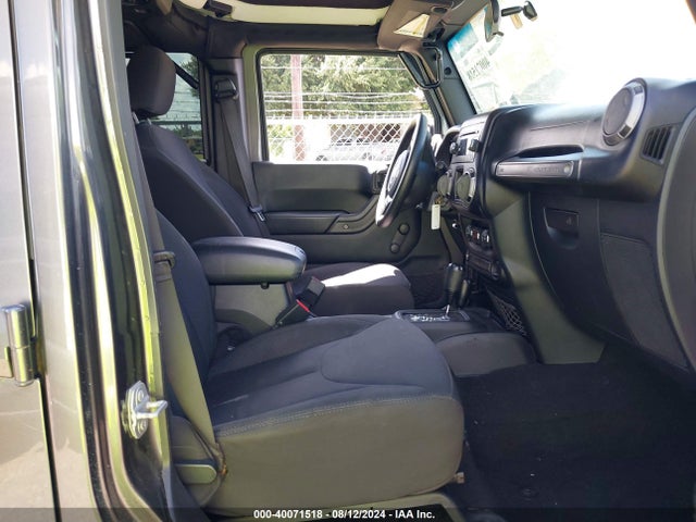 1C4BJWDG3HL554594 Jeep Wrangler Unlimited Sport 4x4