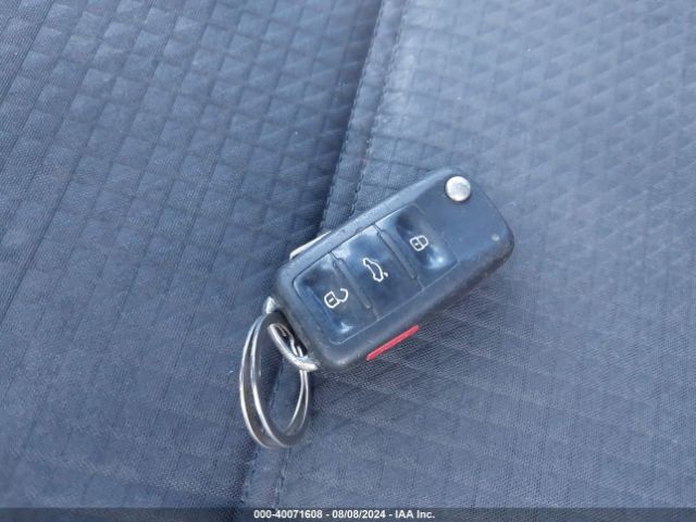 3VW2K7AJ2FM333693 Volkswagen Jetta 2.0l S