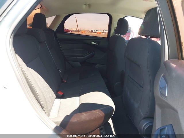 Ford FOCUS SE 2016 1FADP3F20GL406141 Image 8