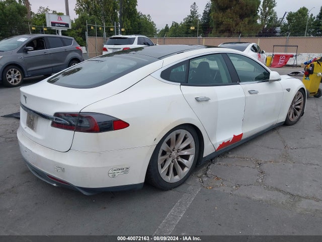 Tesla Model S P85 2014 5YJSA1H14EFP36571 Image 4
