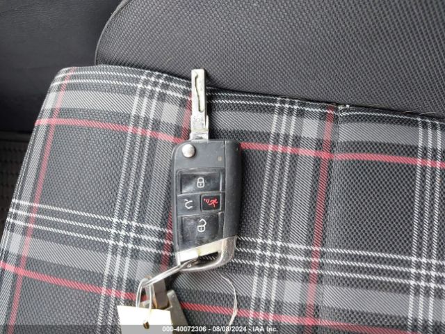 3VW4T7AU8FM099236 Volkswagen Golf Gti 2.0t S 4-door